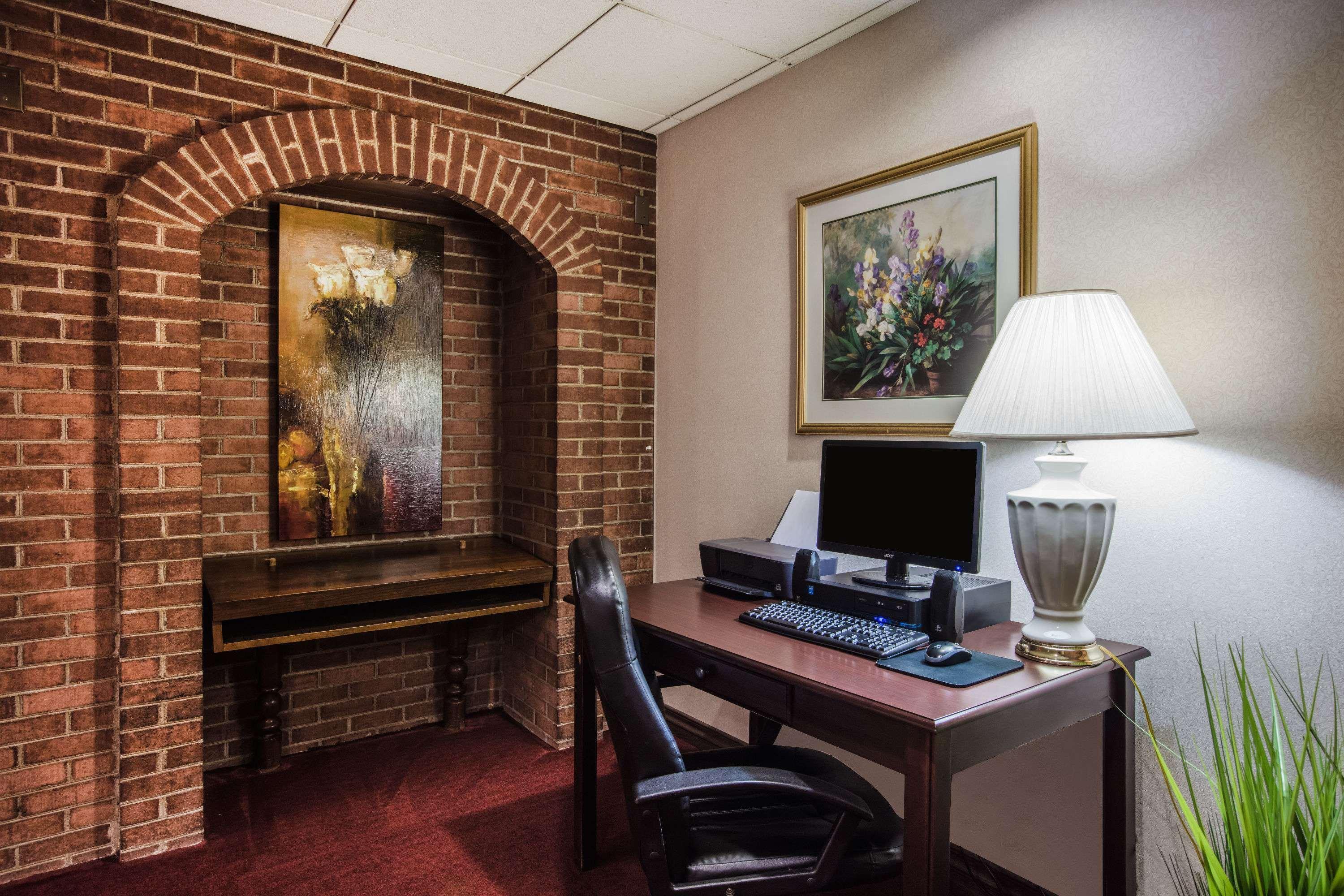 Hotel Ramada By Wyndham Ligonier Exterior foto