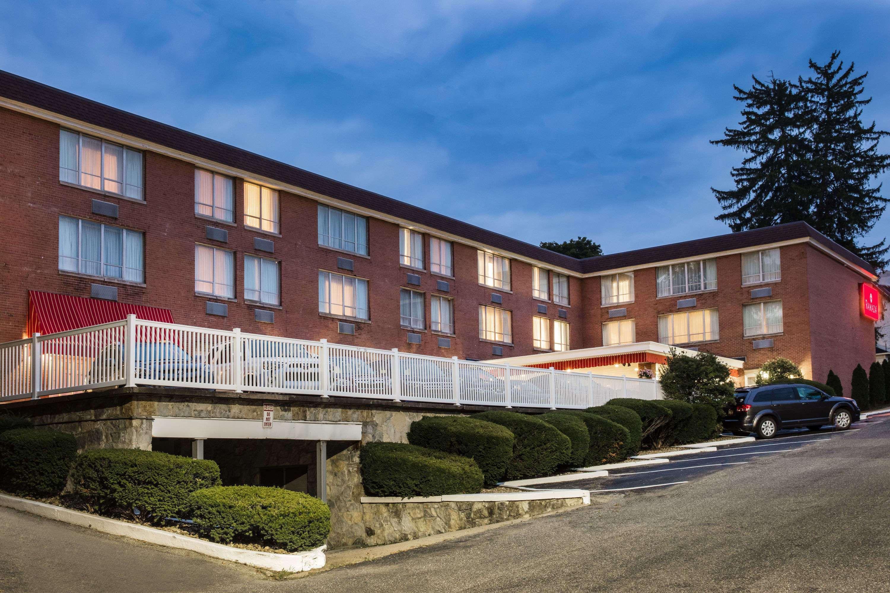 Hotel Ramada By Wyndham Ligonier Exterior foto
