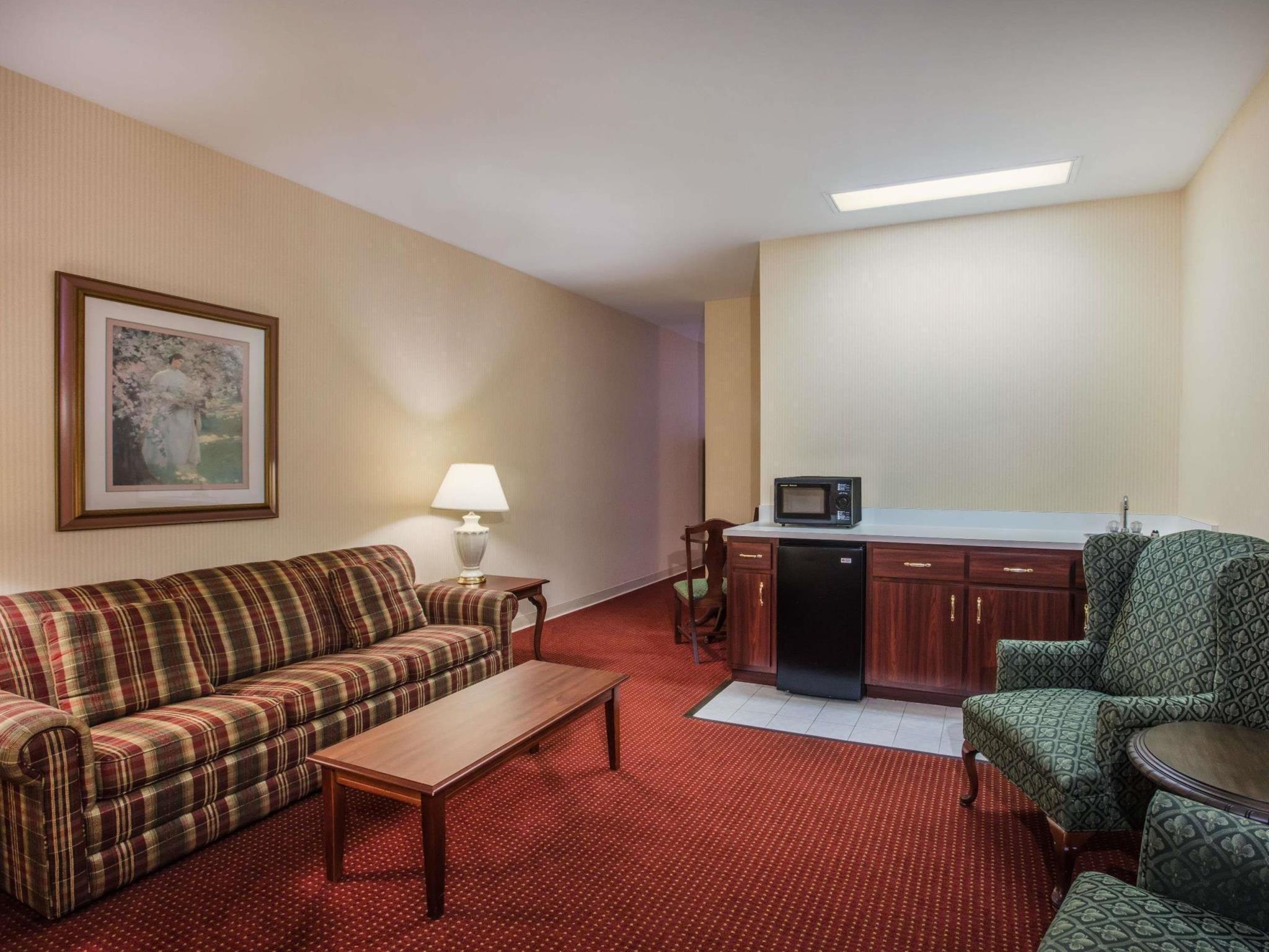 Hotel Ramada By Wyndham Ligonier Exterior foto